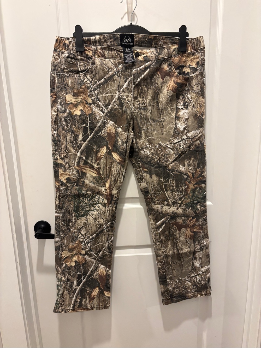 Realtree Men's Realtree Camo Pants in Brown and Tan